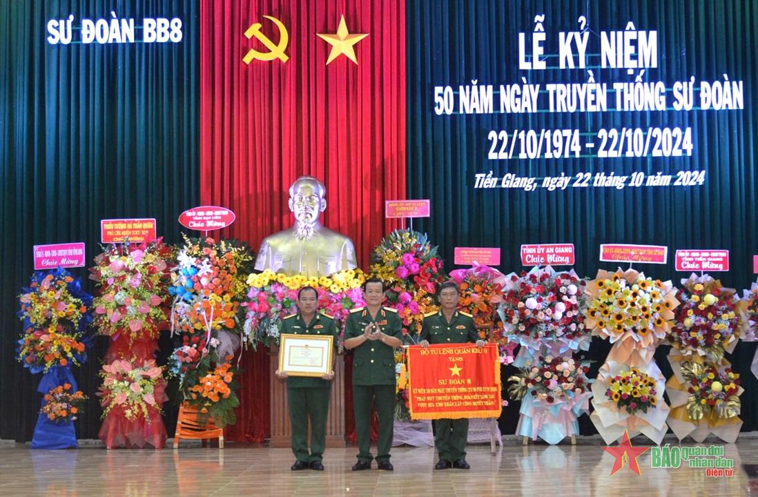 Kỷ niệm 50 năm Ngày truyền thống Sư đoàn 8 (Quân khu 9)